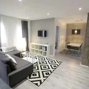 Apartment Brand New Charming Next To The River, Seville